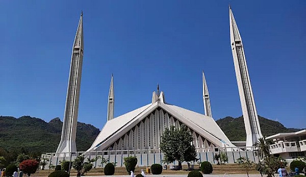Cheap Flight London to Islamabad