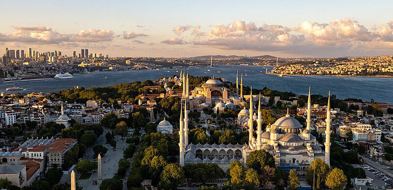Istanbul Highlights! Blue Mosque, Hagia Sophia, Topkapı and More!
