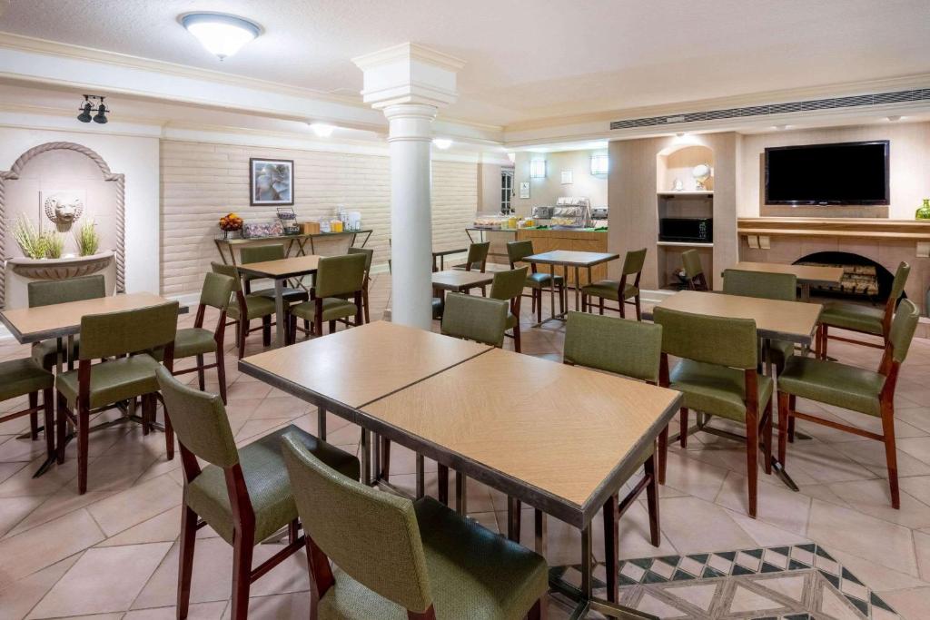La Quinta East Deerfield Beach Florida Holiday Tour image 3