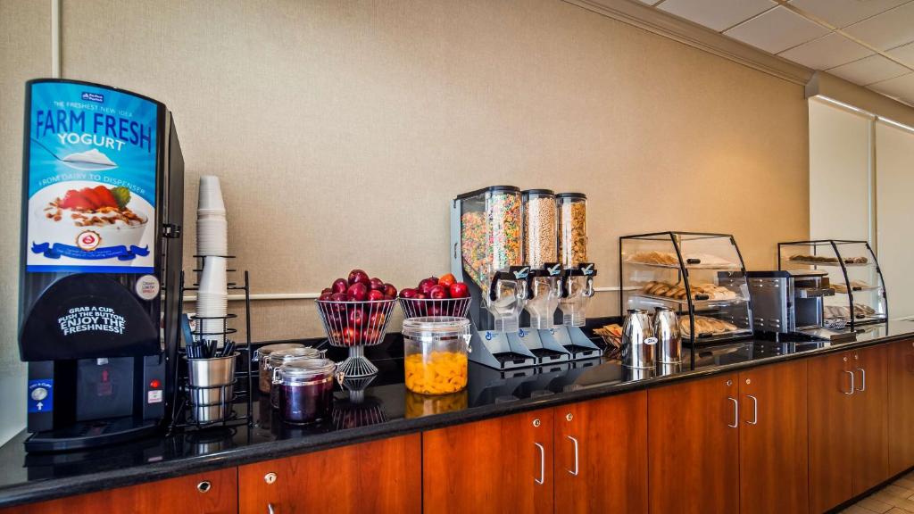 Washington Best Western Pentagon Holiday Tour image 2