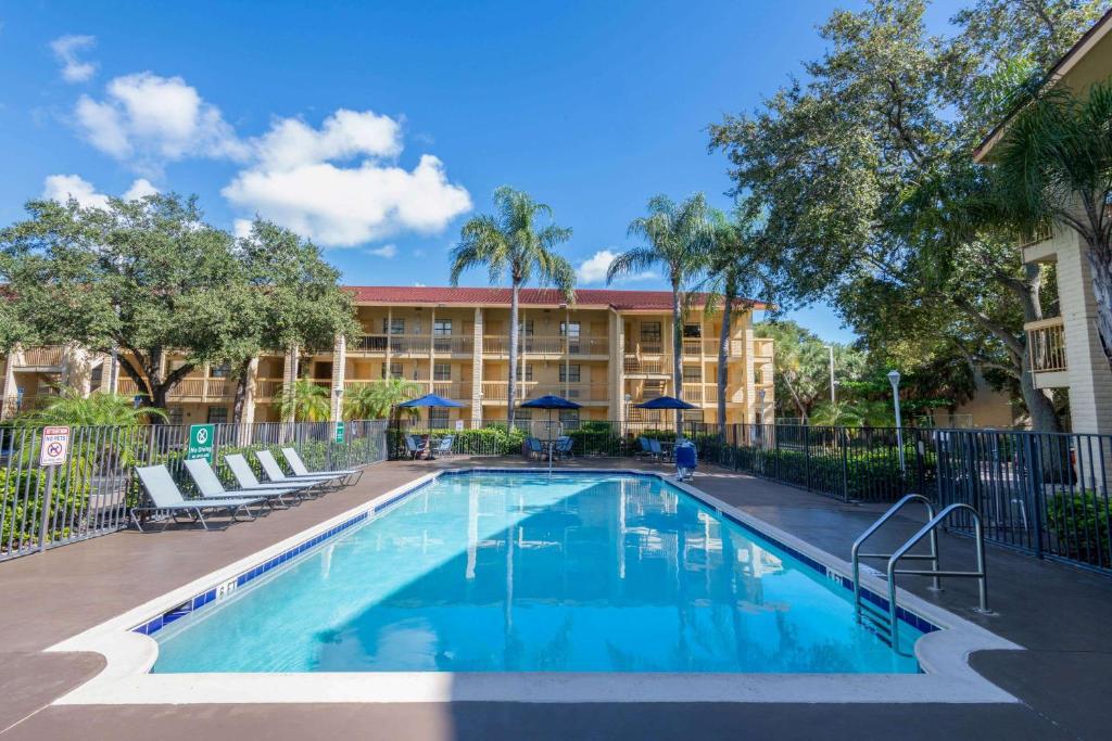 La Quinta East Deerfield Beach Florida Holiday Tour image 6