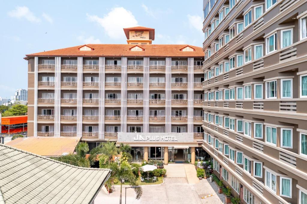 J A Villa Pattaya Holiday Package image 6