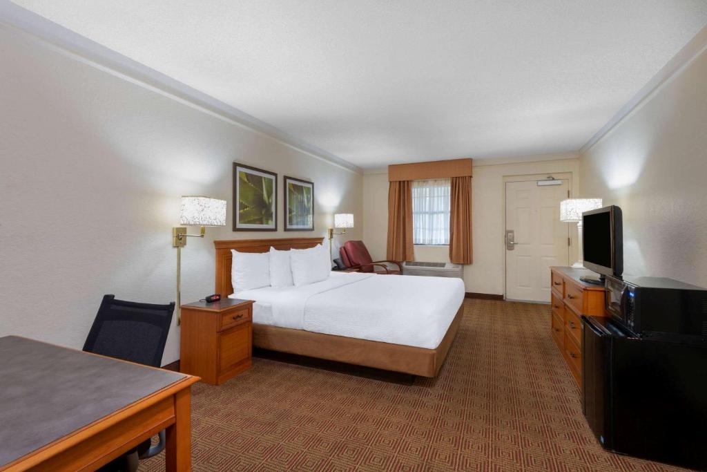La Quinta East Deerfield Beach Florida Holiday Tour image 5