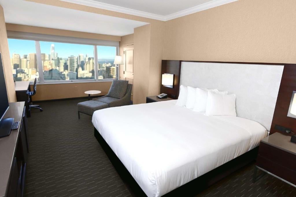 Hilton San Francisco Union Square Holiday Tour image 1