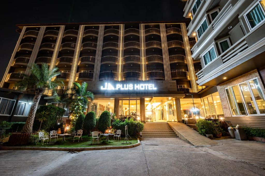 J A Villa Pattaya Holiday Package image 1