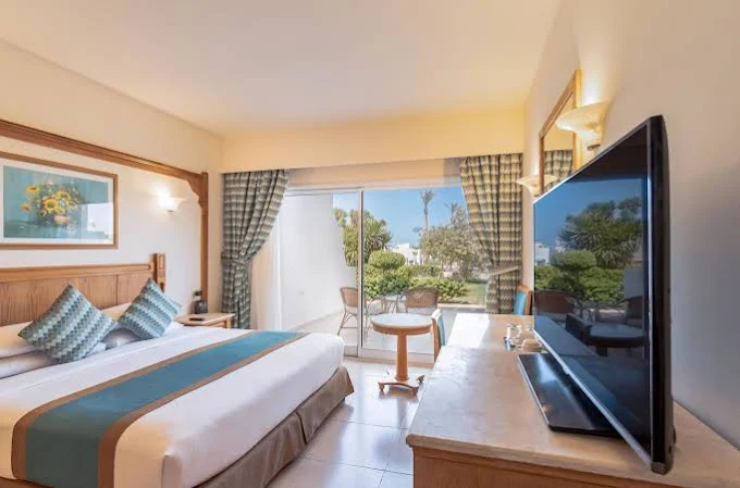 Hurghada Long Beach Resort Holiday Package image 2