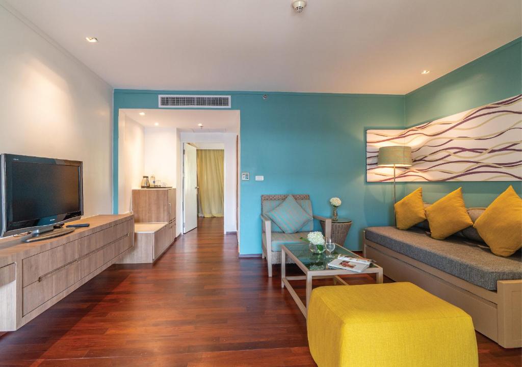 Radisson Resort and Suites Phuket Holiday Package image 2