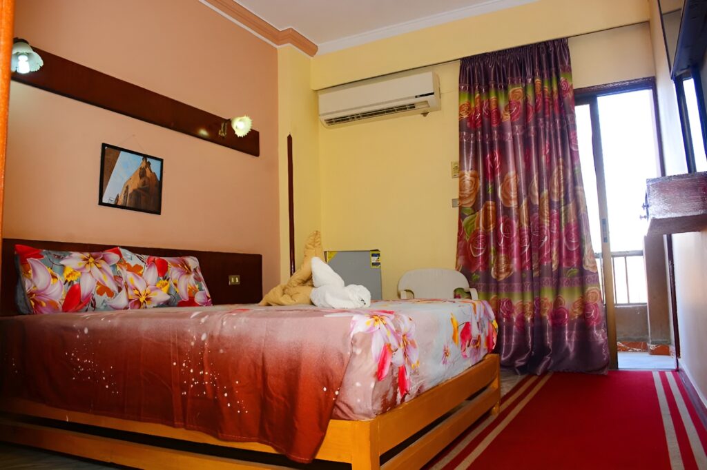 Cheapest Luxor Shady Holiday Package image 1