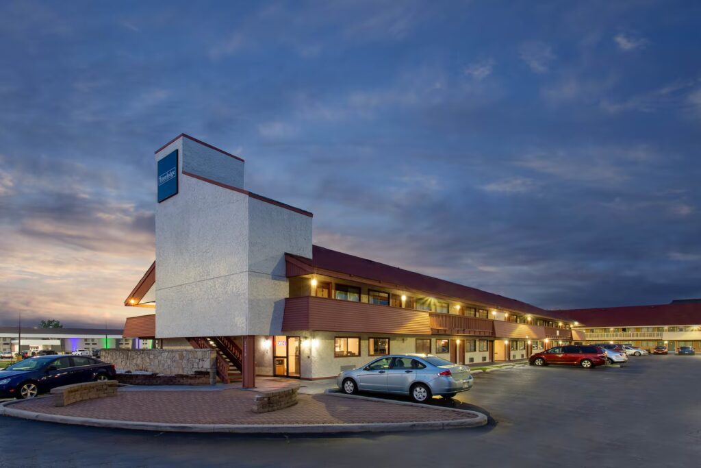 Travelodge By Wyndham South Holland Chicago Holiday Tour image 5