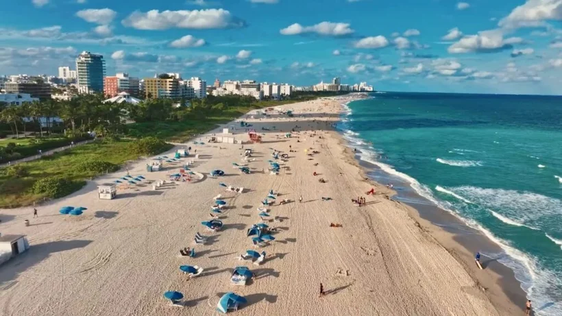 North Miami Beach Gardens Holiday Tour