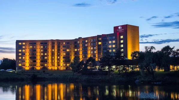 Doubletree by Hilton Lisle Naperville Chicago Holiday Tour