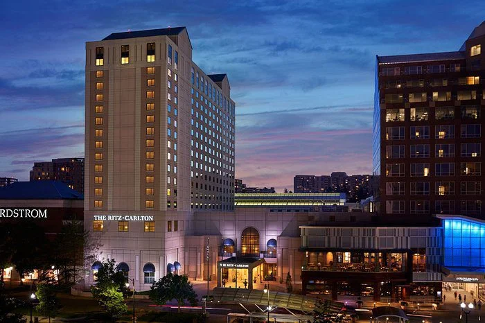 The Ritz Carlton, Pentagon City Washington Holiday Tour