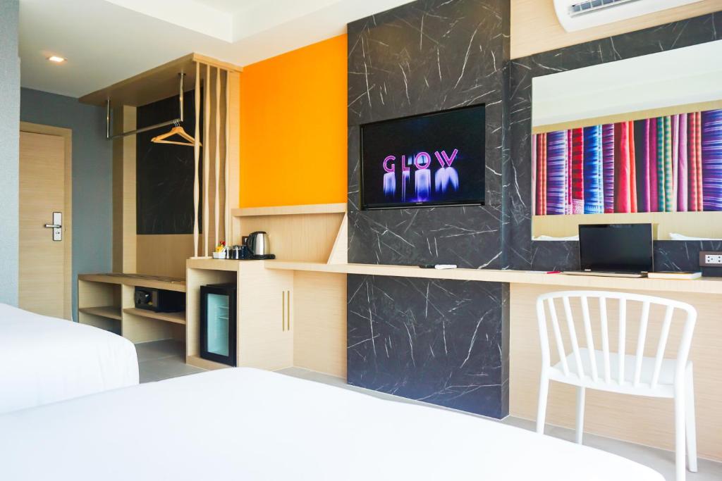 4 Star Glow Pattaya Holiday Package image 1