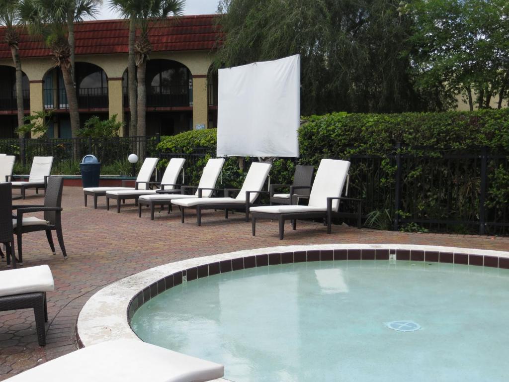Florida Maingate Lakeside Resort Holiday Tour image 5
