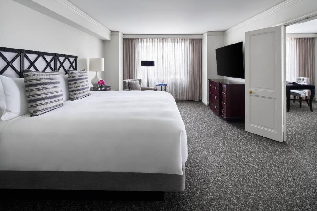 The Ritz Carlton, Pentagon City Washington Holiday Tour image 3